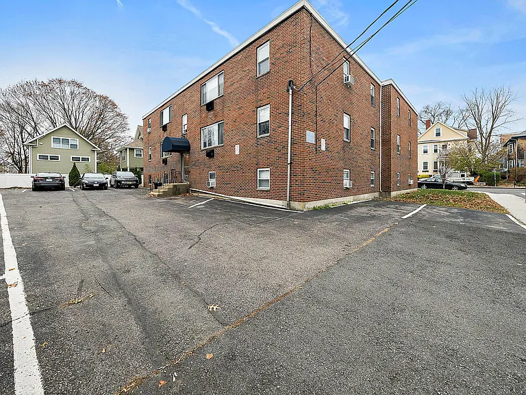 71 Oxford Ave #3 — Photo 15
