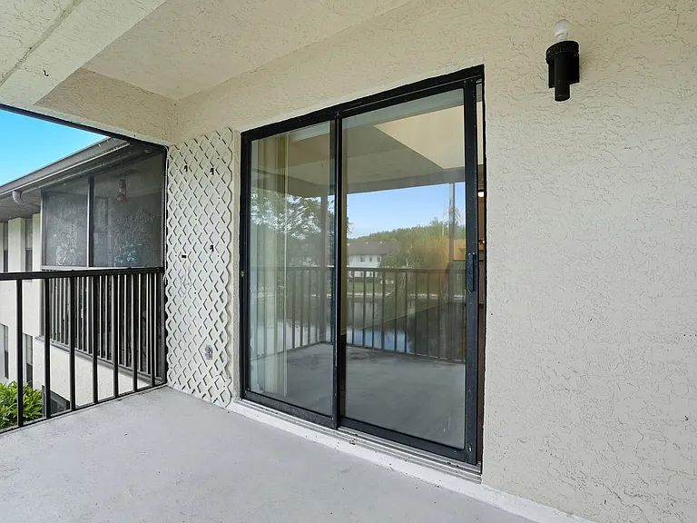5361 Treetops Dr — Photo 6