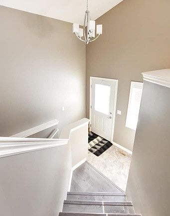 4th image of 4701 38a St