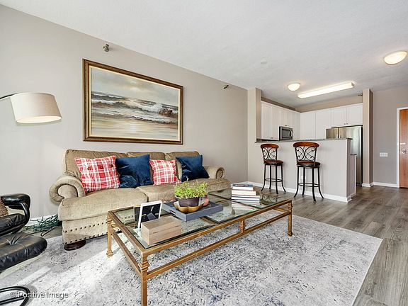 5th image of 600 N Kingsbury St APT 1205