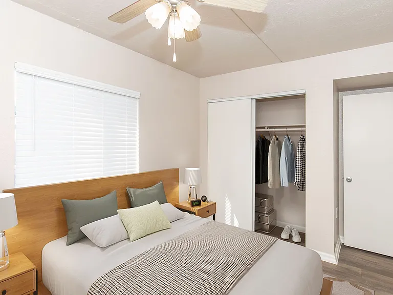 Palm Desert Apartments — Photo 77