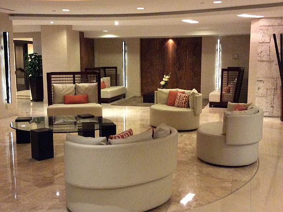 4th image of 2555 Collins Ave APT 1012