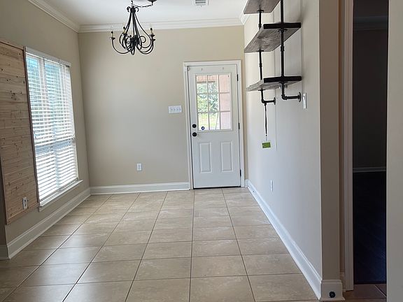 Breakfast Room/Dining Area