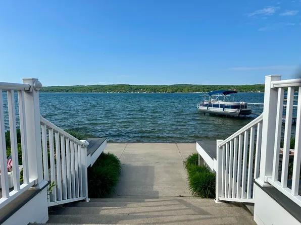 4554 Crescent Beach Rd, Onekama, MI 49675