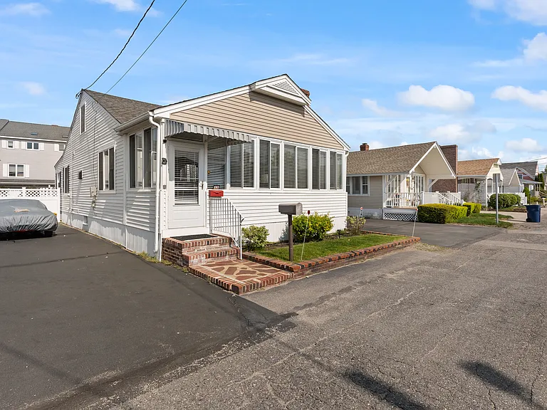 12 Harris Ave — Photo 48