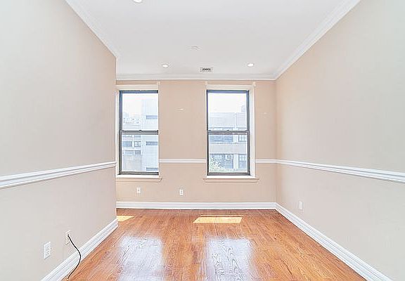 3rd image of 75 W 118th St APT 2F