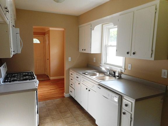 3rd image of 1414 Mechanic Ave