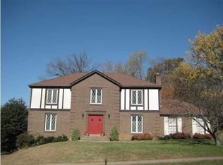 2113 Rudy Ln, Indian Hills, KY 40207