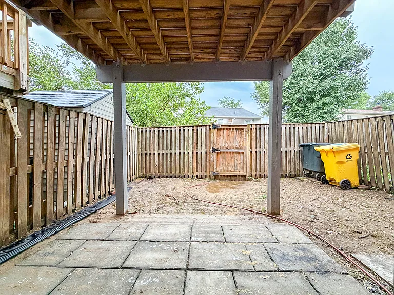 2407 Vineyard Ln — Photo 25
