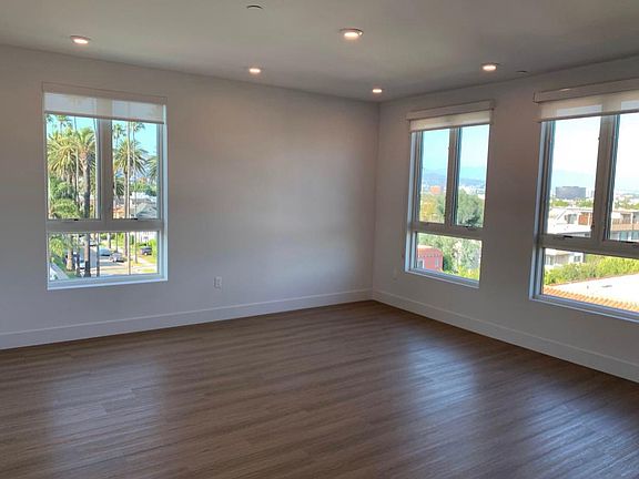 2nd image of 1109 Cardiff Ave #204