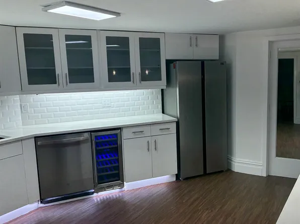 299 Pavonia Avenue image 17 of 43