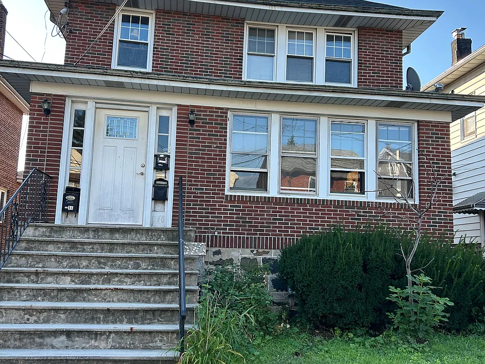 576 Olympia Ave