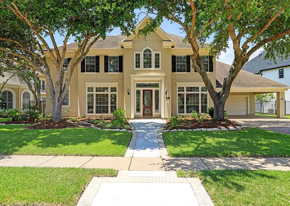 1st image of 24 Swan Isle Blvd