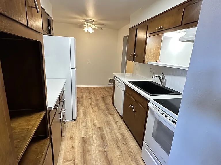 1220 S Rockford Ave #F — Photo 1