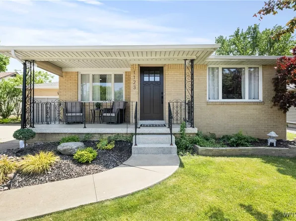 1123 French Rd, Cheektowaga, NY 14227