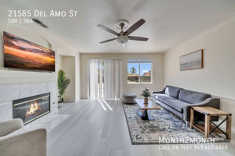 21585 Del Amo St