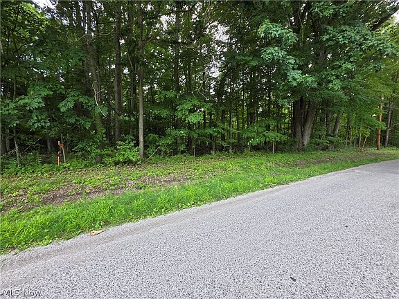 3rd image of 3648 Woodside Dr