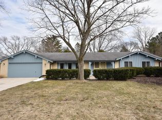 7364 N Braeburn Ln, Glendale, WI 53209
