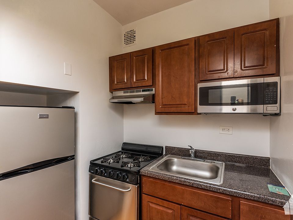 1st image of 949 W Cuyler Ave #1E
