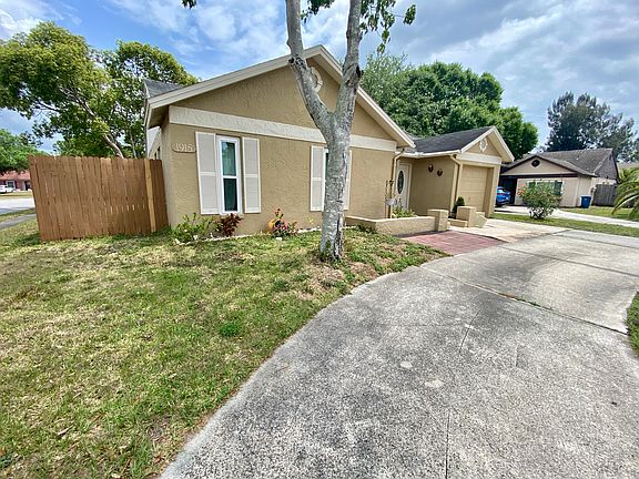2nd image of 1915 Castle Bay Ct