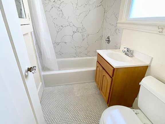2nd image of 1600-1604 Vallejo St #2301