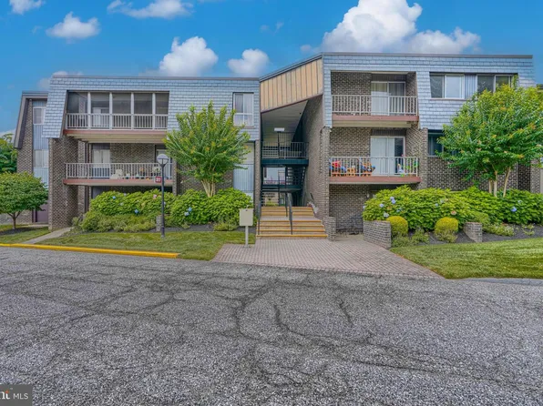 37 Stonehenge Cir APT 10, Baltimore, MD 21208