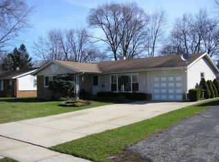 1123 Ridge Ave, Elk Grove Village, IL 60007