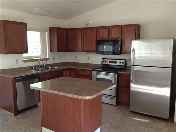 3rd image of 655 Forest Hollow Dr