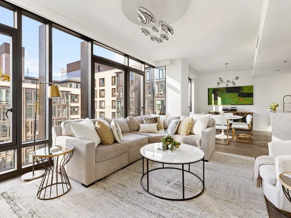 429 Kent Avenue image 1 of 23