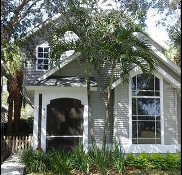 1st image of 421 14th Ave N