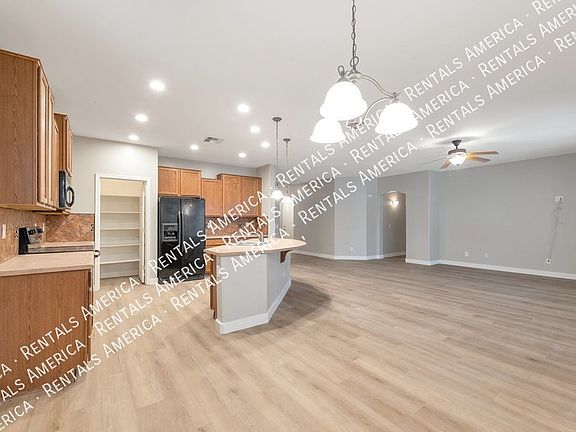 4th image of 43505 W Wallner Dr