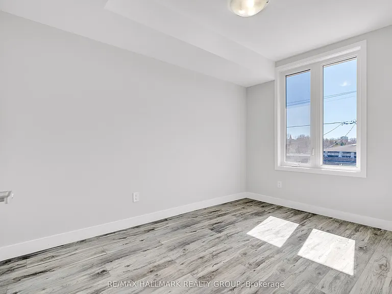 261 Somerset St E #3 — Photo 6