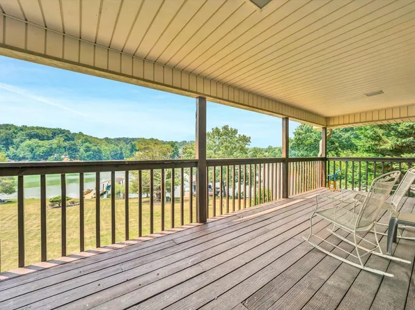 220 Pawnee Trl, Hardy, VA 24101