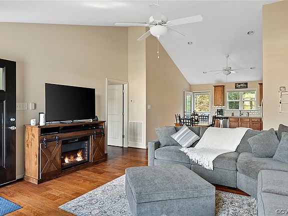 5th image of 9438 Barrett Pl
