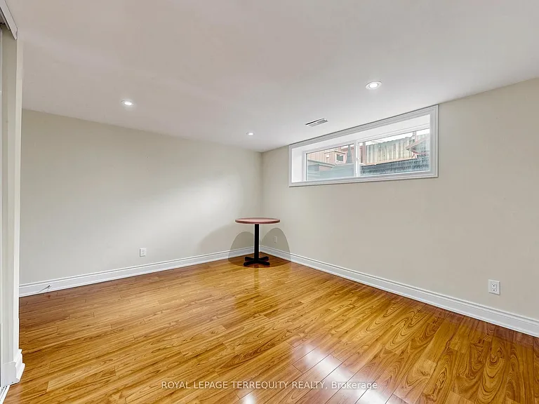 14 Hedges Blvd #LOWER — Photo 17
