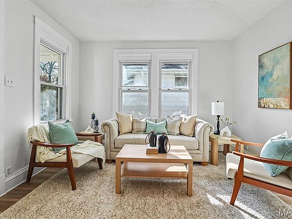 4th image of 3321 Dix Ave