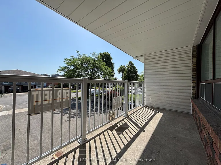 54 Hisey Cres W — Photo 13