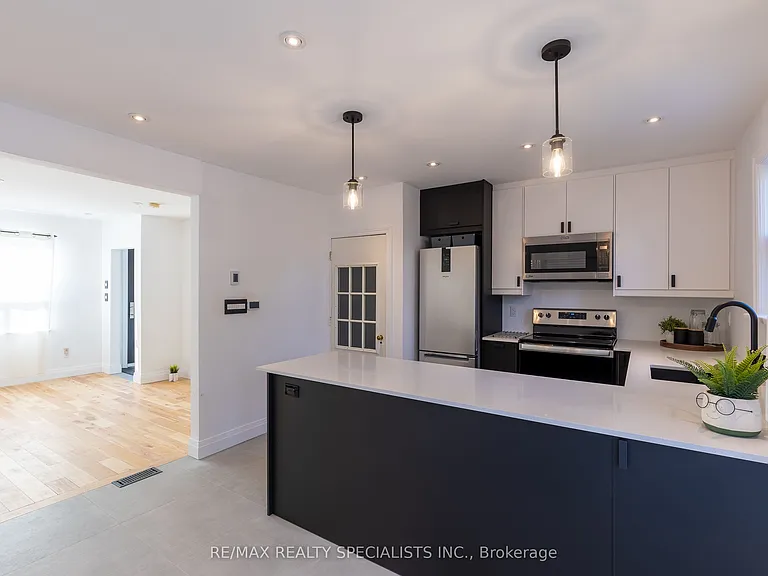 11 Dayton Ave — Photo 5