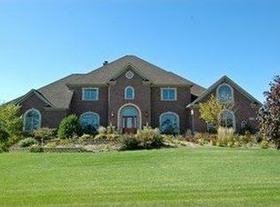 9N230 Cross Creek Ct, Elgin, IL 60124