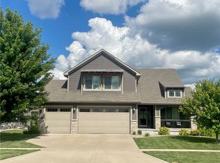 214 S 83rd St, West Des Moines, IA 50266