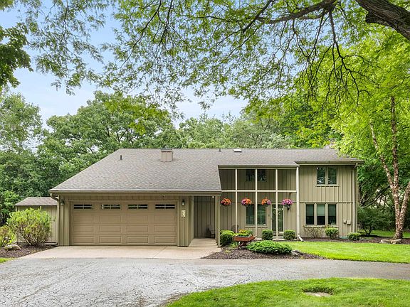 2nd image of W857 Summit Ct