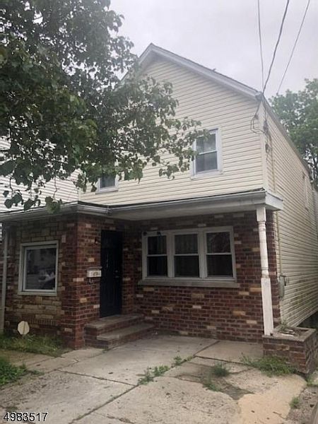 2nd image of 144 Orchard St