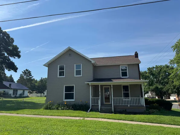 102 Buswell St, Parkersburg, IA 50665
