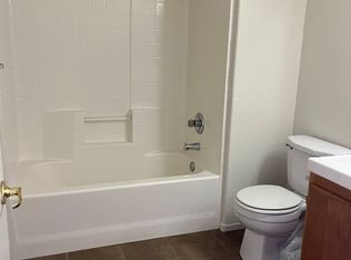 8105 Pebble Cove Ct APT B, Bakersfield, CA 93312