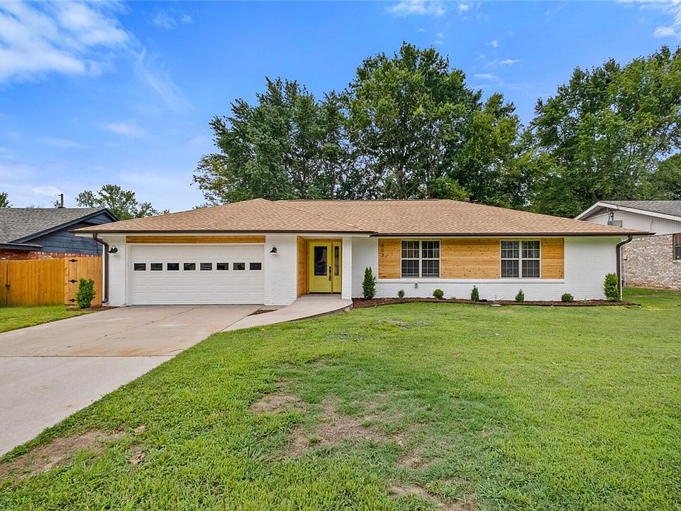 1st image of 803 Phelps Ter