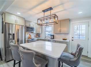 17 Beecher St, Pawtucket, RI 02860