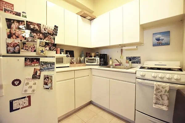 Rented by Douglas Elliman | media 17