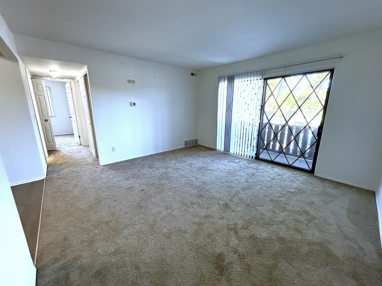 Charter Oaks Apartments — Photo 257