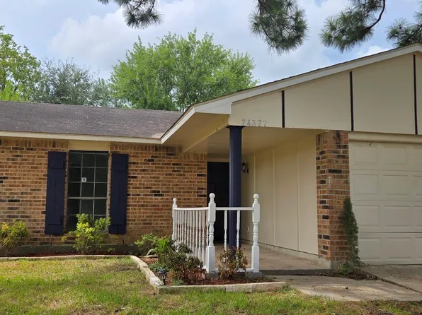 24327 Broken Bow Ln, Hockley, TX 77447