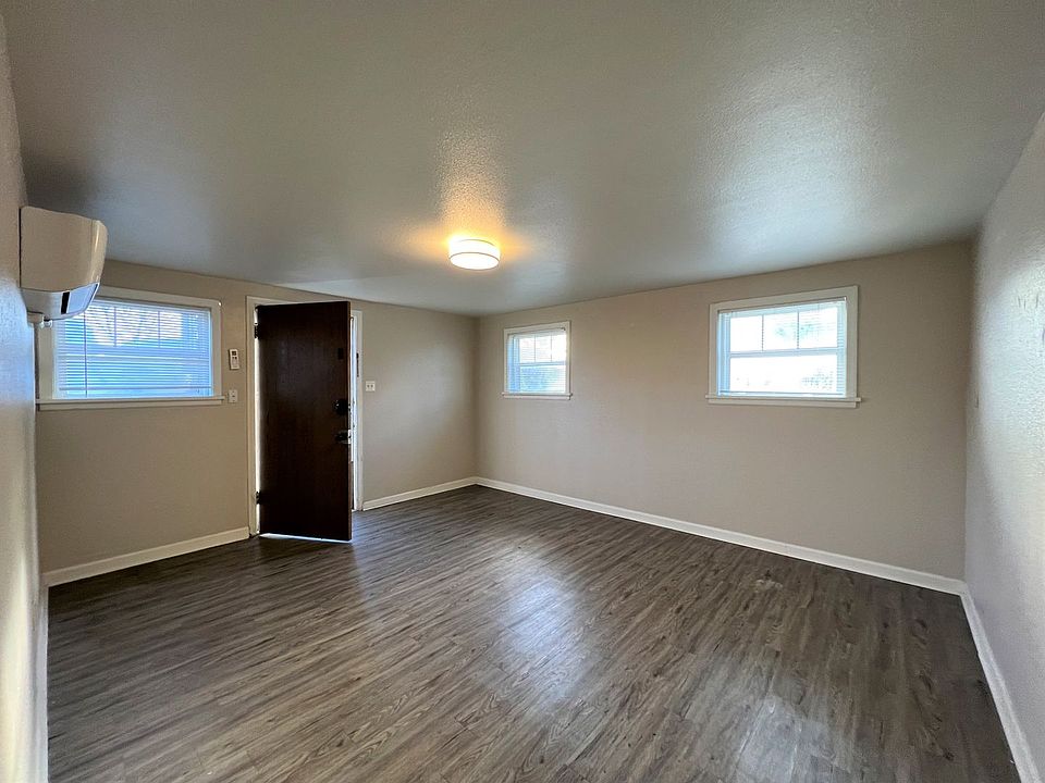 1st image of 701 W Shoshone St #1/2